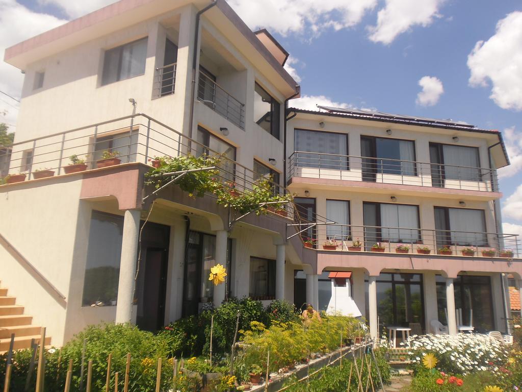 Guest Rooms Sea View Balchik Exterior foto